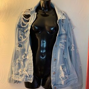 Forever 21 distressed jean jacket 🤍